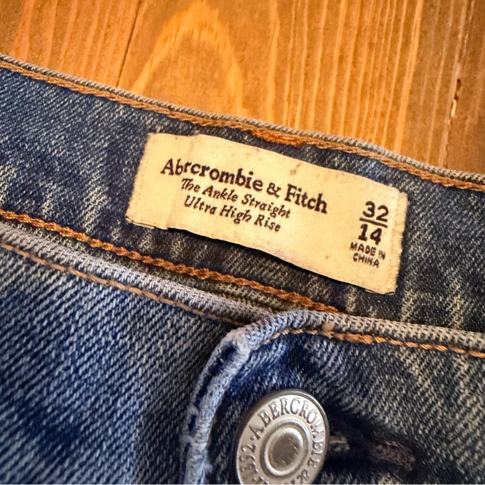 Abercrombie & Fitch The Ankle Straight Ultra High Rise - Picture 6 of 10